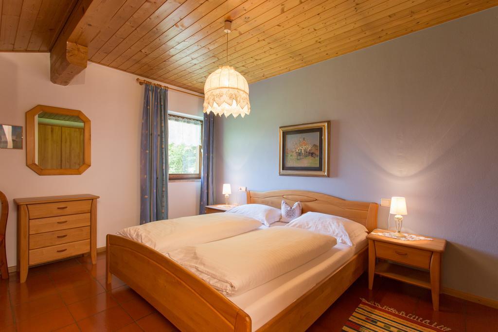 Residence Obermoarhof - Comfortable Apartments For Families, Swimmingpool, Playing-Grounds, Almencard Vandoies Room photo